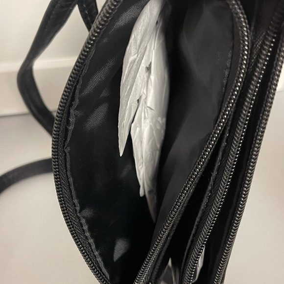 Mundi Black Crossbody Vegan Leather Multiple Compartments Adjustable Strap NWT - Picture 5 of 9